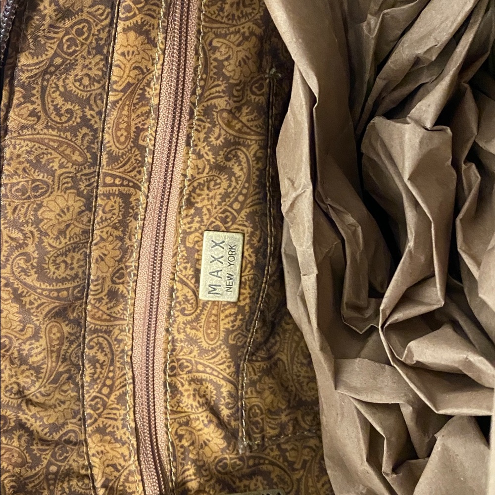 MAX New York Brown Leather Shoulder Bag - Picture 8 of 14
